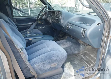 1996 Chevrolet Tahoe K1500 из США, поврежденный, VIN 1GNEK13R0TJ422436